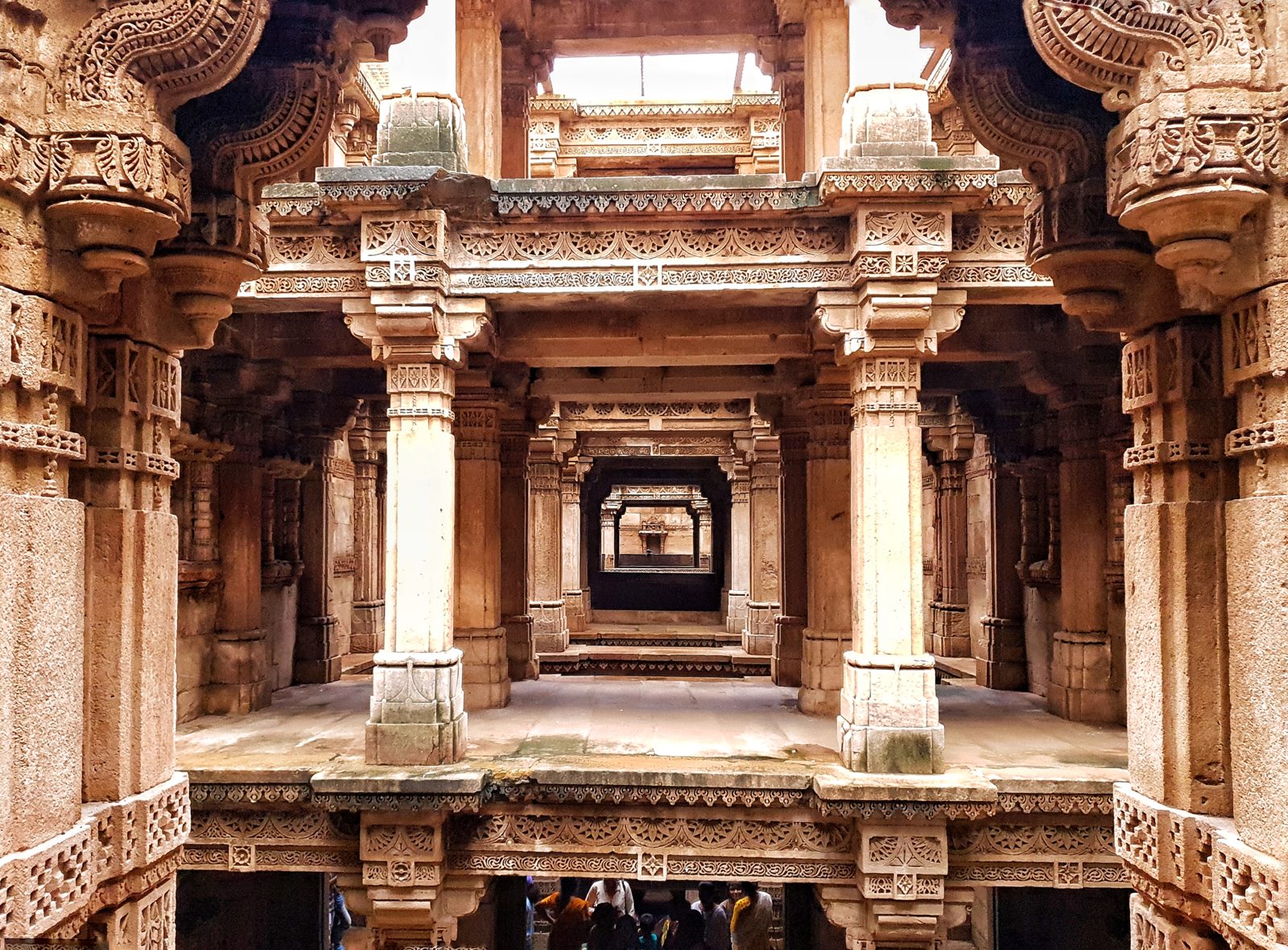 Five storeys and an octagonal kund